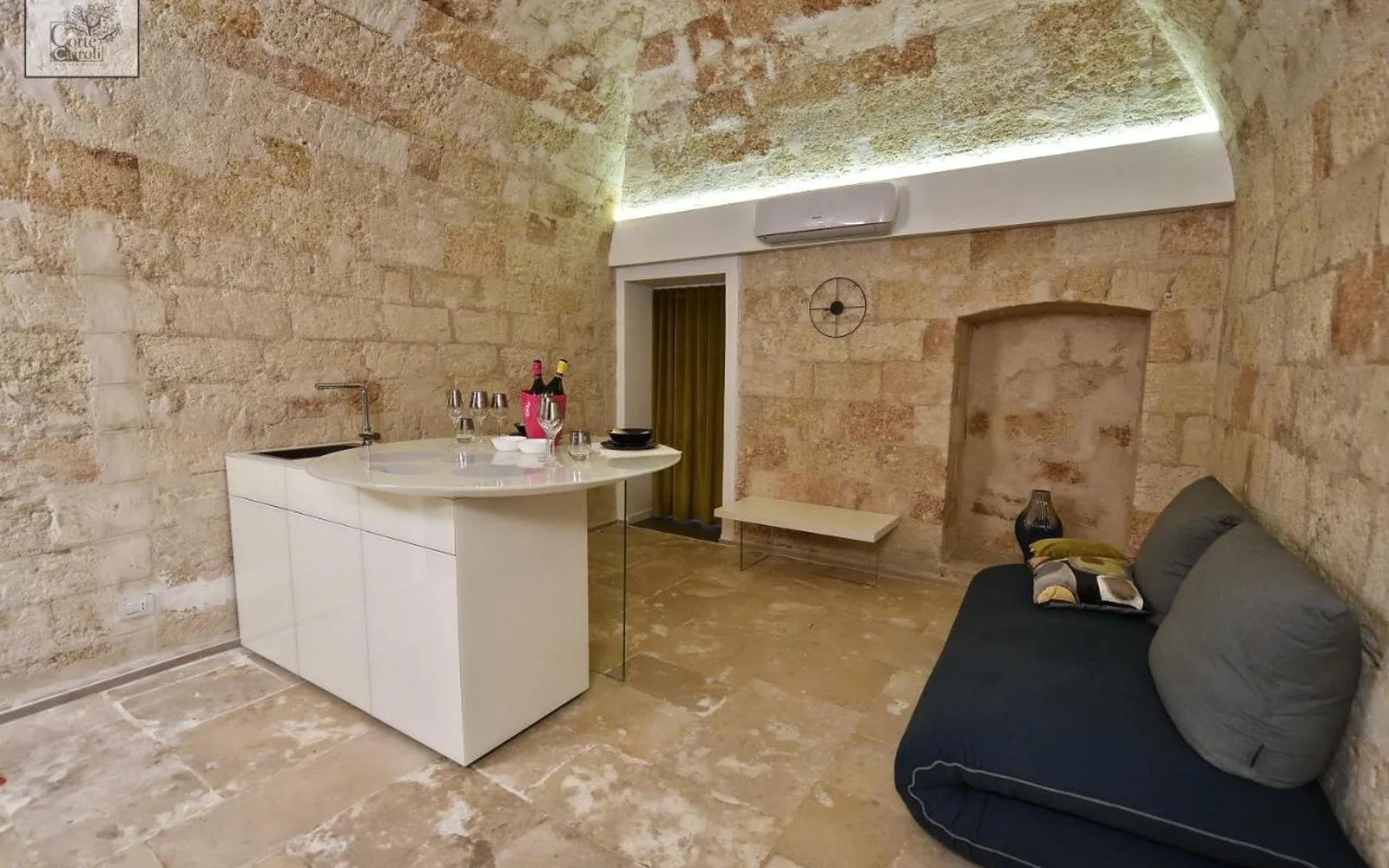 Corte Cairoli B&B and Suites — B&B nel centro di Modugno, a 8 km da Bari, 